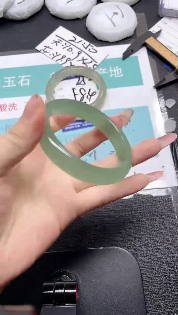 未镶嵌手镯石英质玉253-57