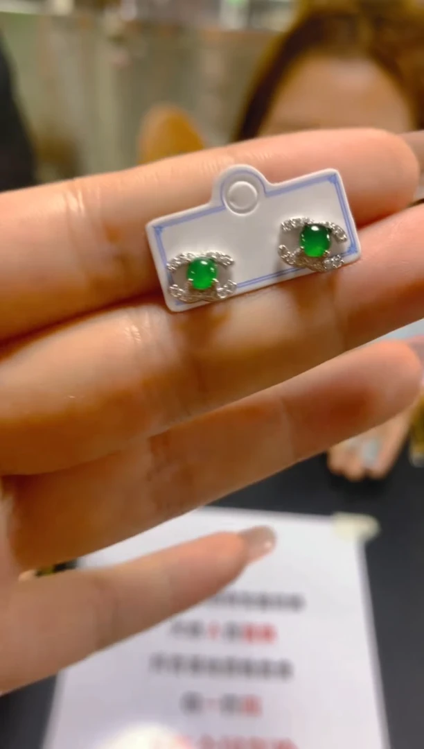 翡翠未镶嵌耳饰多样性发一