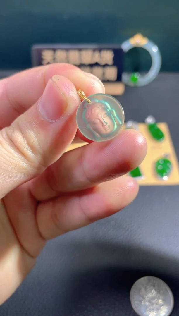 【闪购商品】翡翠颈饰18K金镶嵌翡翠