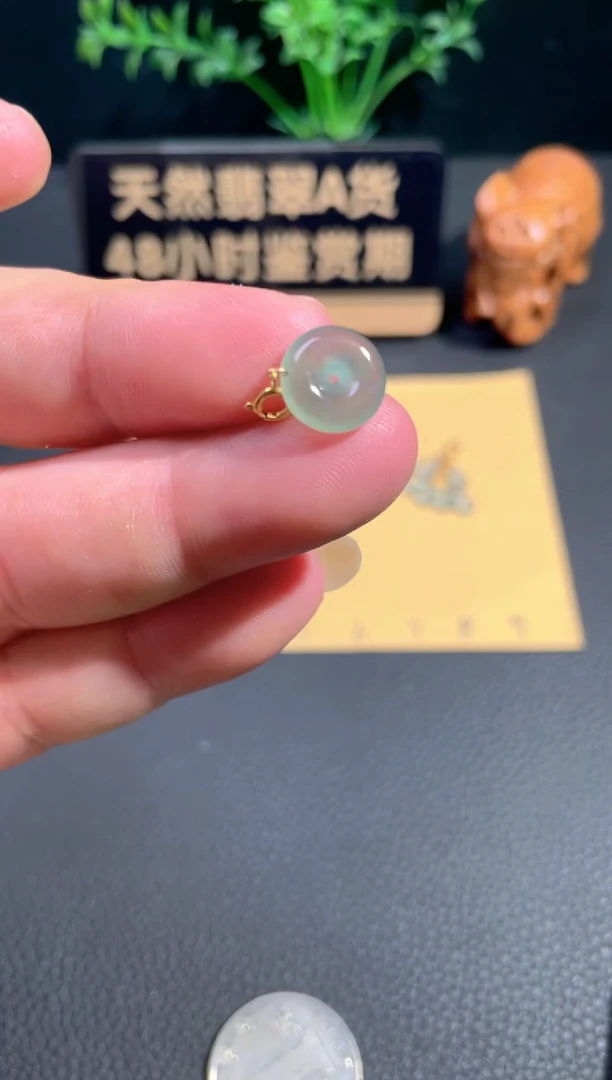 颈饰18K金镶嵌翡翠翡翠