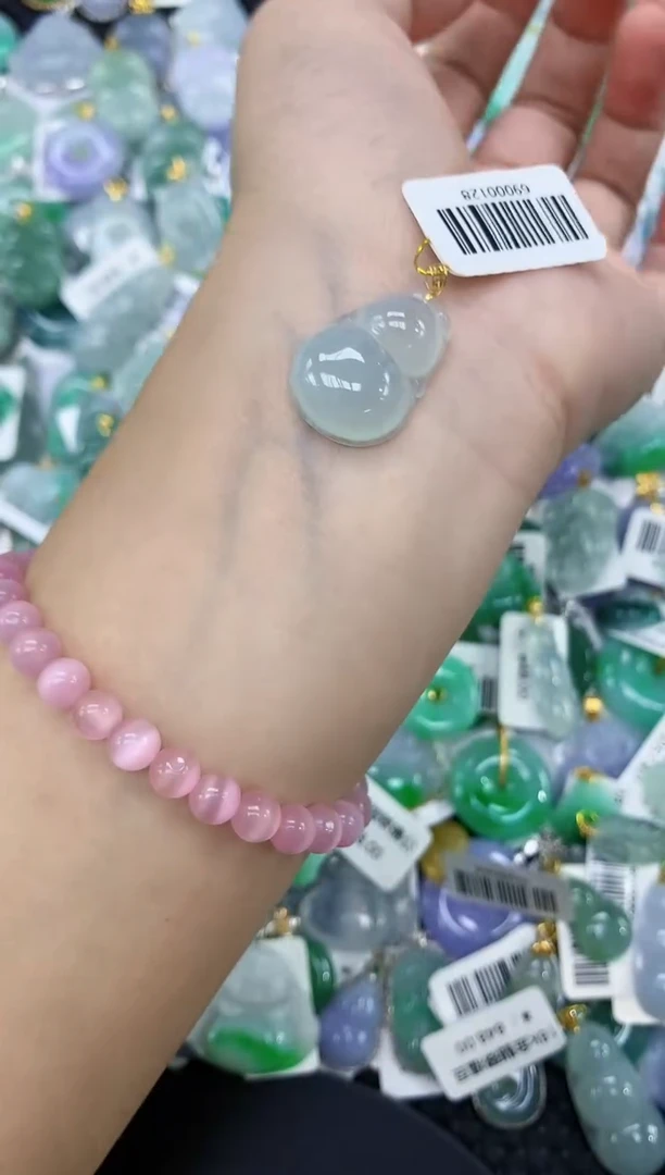 翡翠18K金镶嵌颈饰1111111111