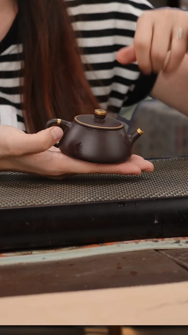 茶壶紫砂四号井茄皮紫泥描金平盖石瓢120cc