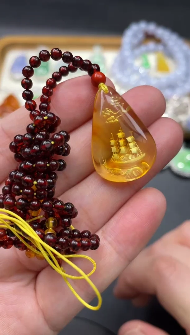 【闪购商品】琥珀裸石未镶嵌67........