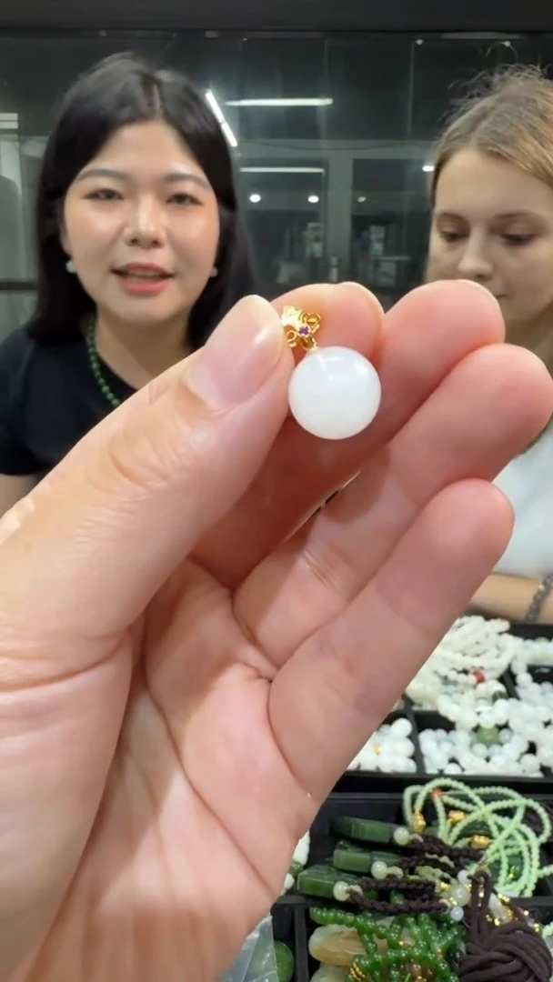 颈饰未镶嵌和田玉假一罚三