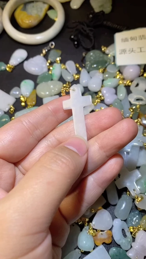 【闪购商品】翡翠颈饰未镶嵌/10000031