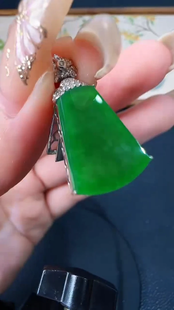 翡翠18K金镶嵌吊坠(不含链)25