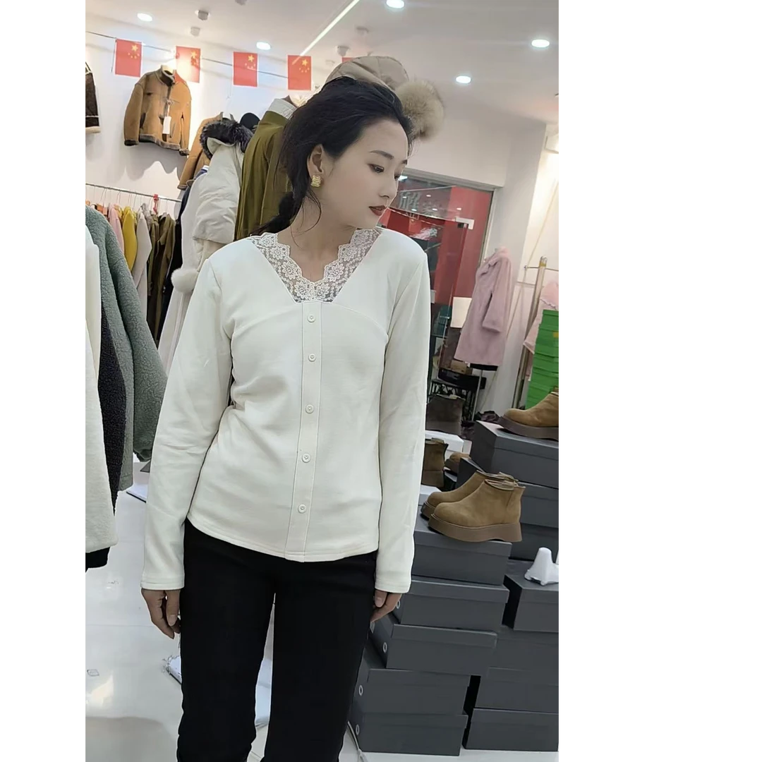 0104#秋冬新款时尚百搭气质法式V领蕾丝打底上衣