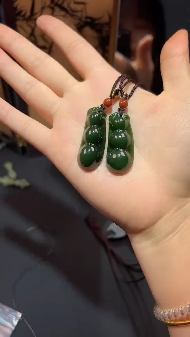 【闪购商品】和田玉（碧玉）颈饰未镶嵌随机多样性发一