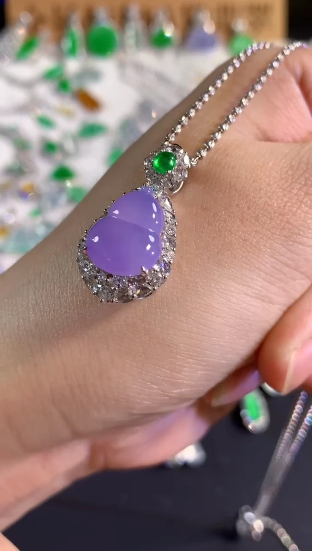 吊坠(不含链)18K金镶嵌翡翠程*A384|98000