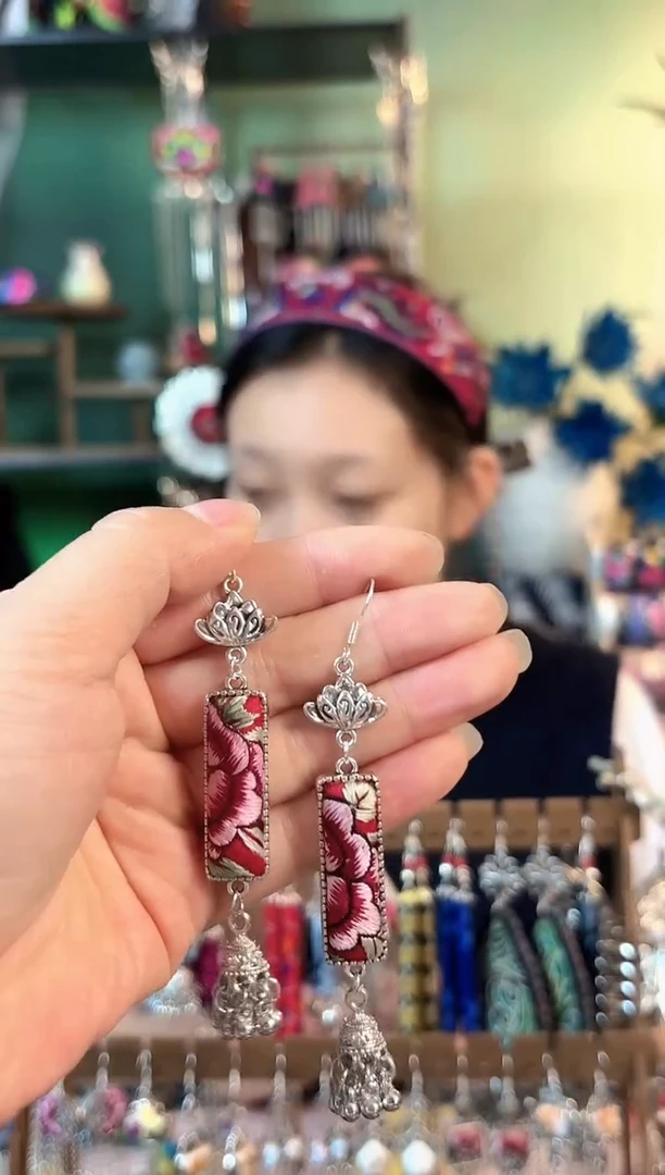 织绣彩云南阁非遗老绣621