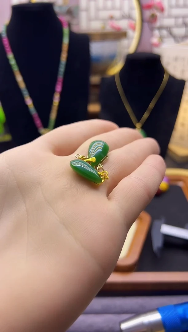 【闪购商品】和田玉耳饰14K金镶嵌E119