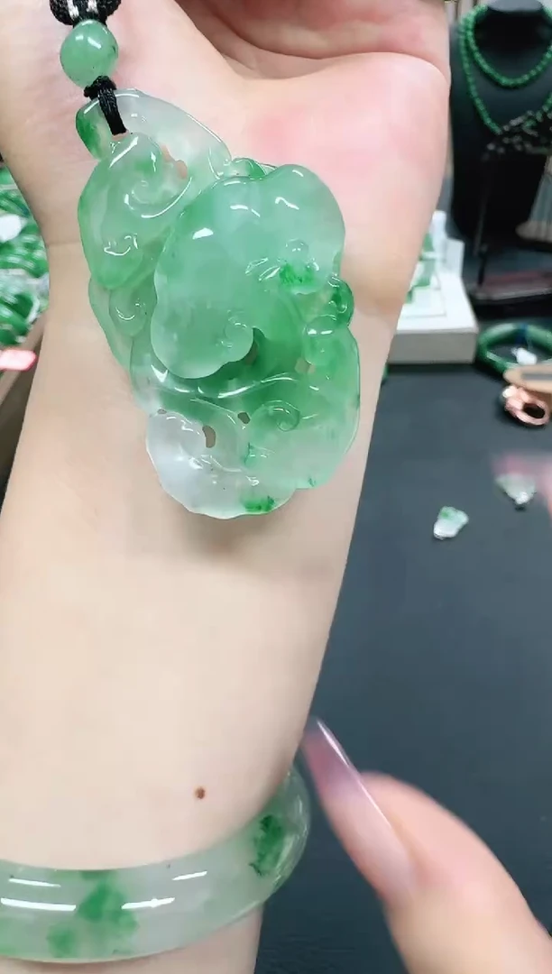 未镶嵌1石英质玉（非洲翠）/5323