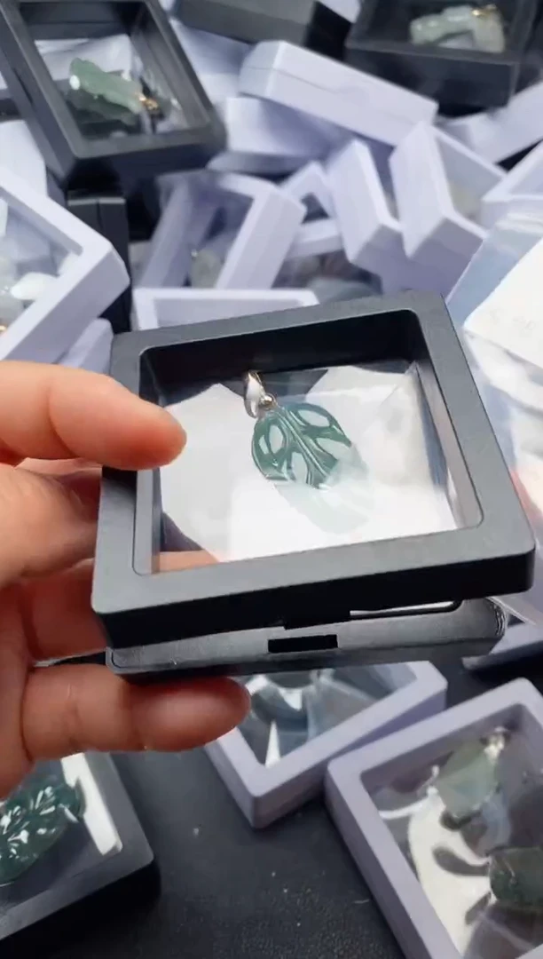 翡翠未镶嵌吊坠(不含链)2627