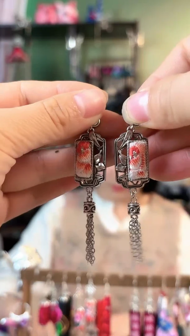 彩云南阁非遗老绣饰品816*