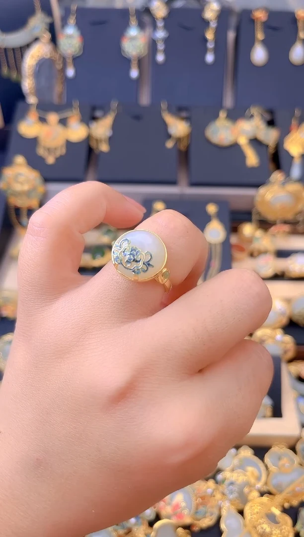 【闪购商品】和田玉戒指银S925镀金镶嵌莲花圆牌戒指