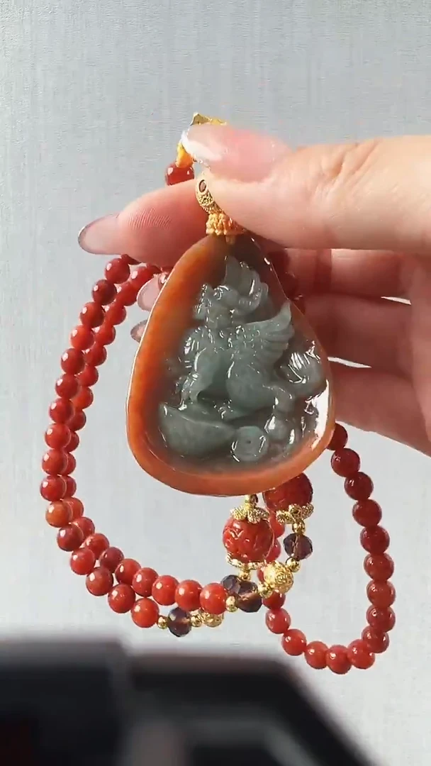 颈饰未镶嵌翡翠貔貅