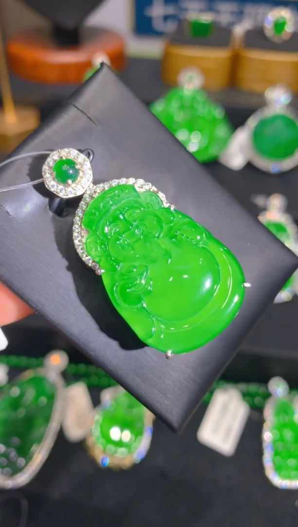 【闪购商品】翡翠颈饰银S925镶嵌98一季