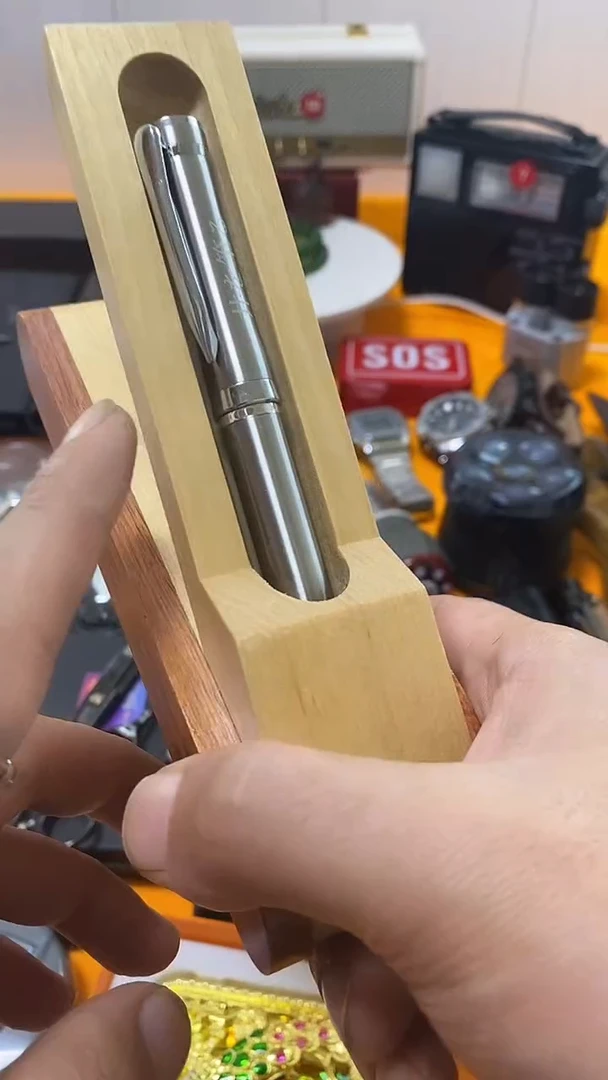 瓷片闪购商品 如图所示