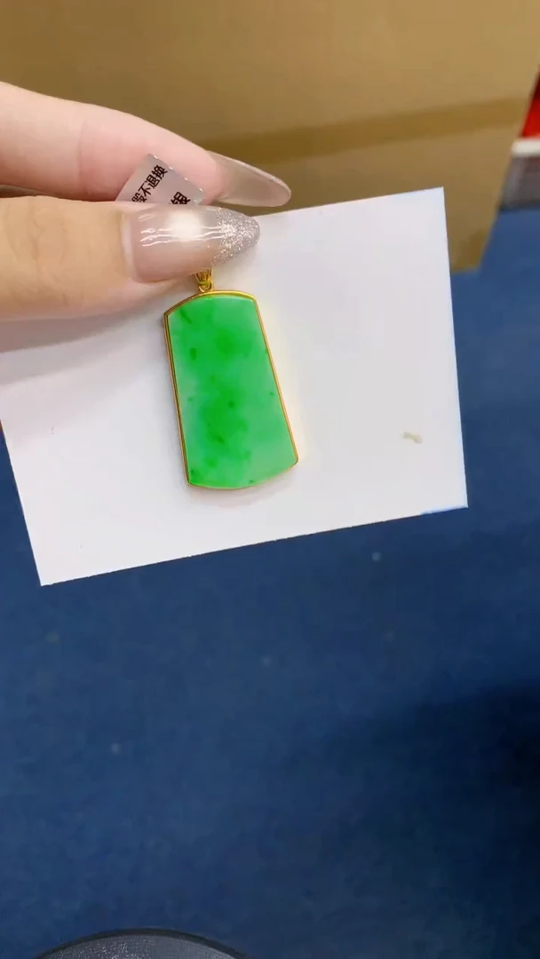 颈饰未镶嵌翡翠1