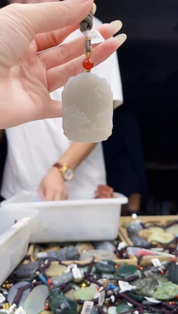 颈饰未镶嵌和田玉1