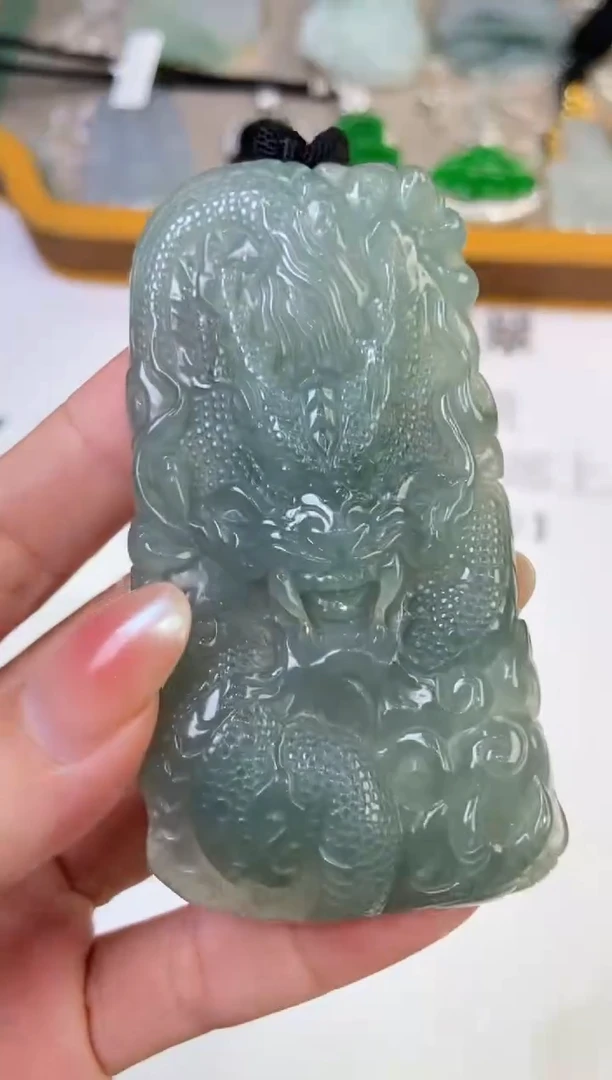 翡翠挂件未镶嵌298145    /多样性发一件