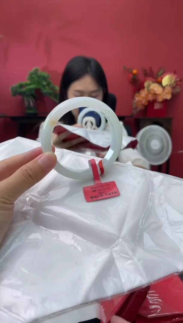 未镶嵌手镯翡翠7