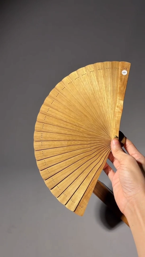 其他楠木（金丝楠）闵*聪100号18cm小叶桢楠扇子