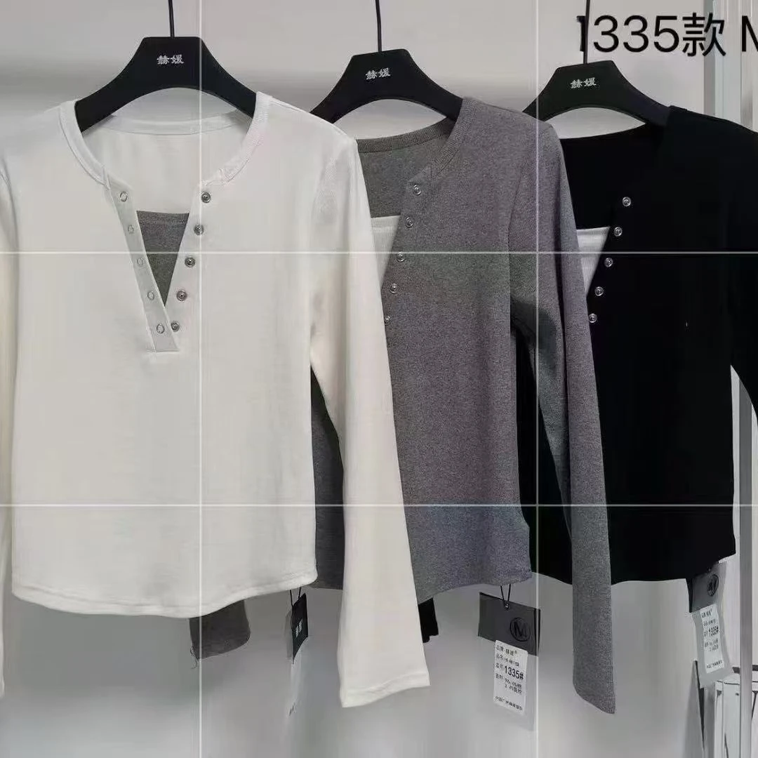【新品尝鲜】春季新款剪刀领螺纹棉打底