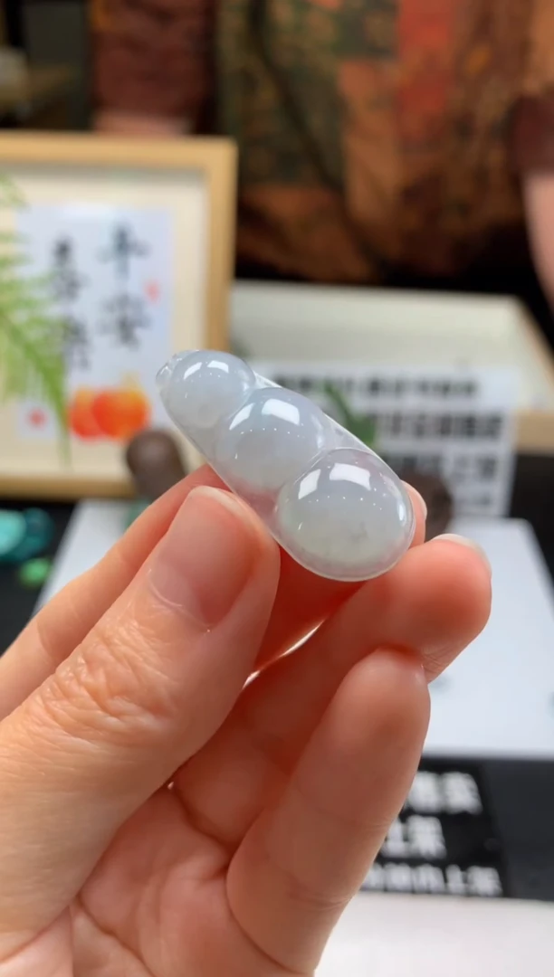 翡翠未镶嵌颈饰---09943