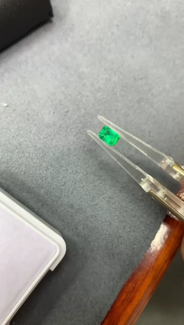 裸石祖母绿0.45ct 61