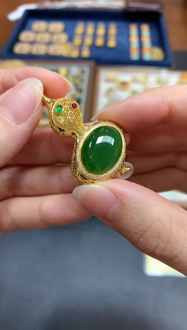 【闪购商品】和田玉吊坠(不含链)18K金镶嵌A333|15000