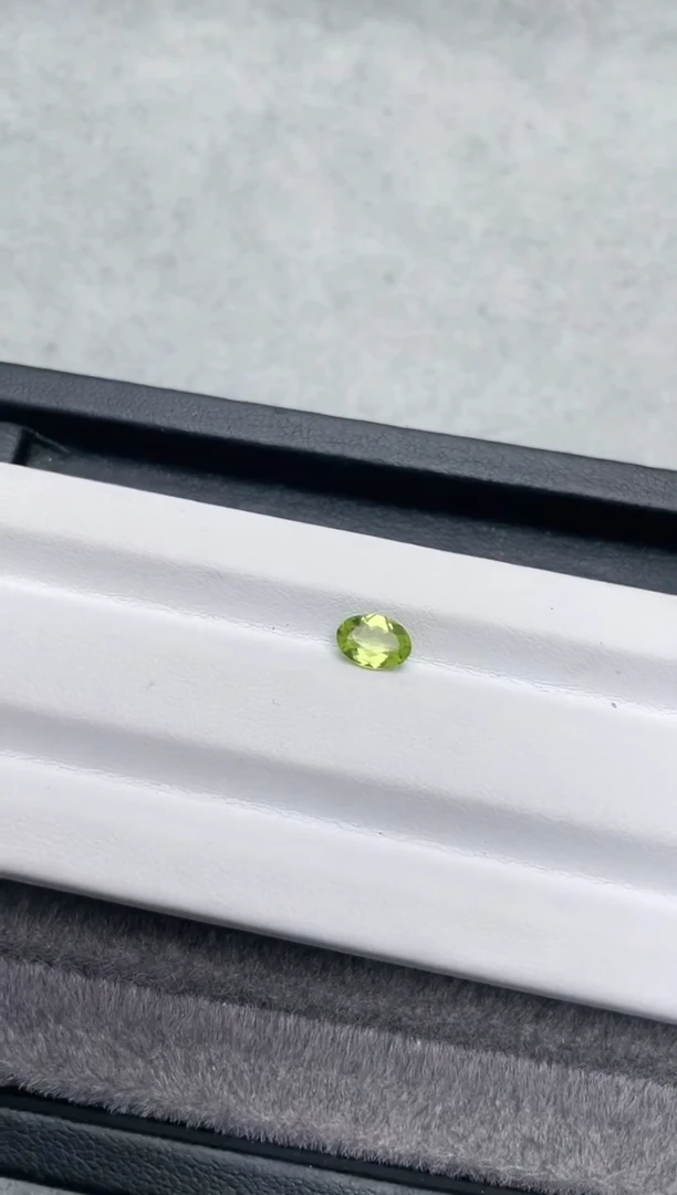 【闪购商品】橄榄石裸石未镶嵌5*7mm