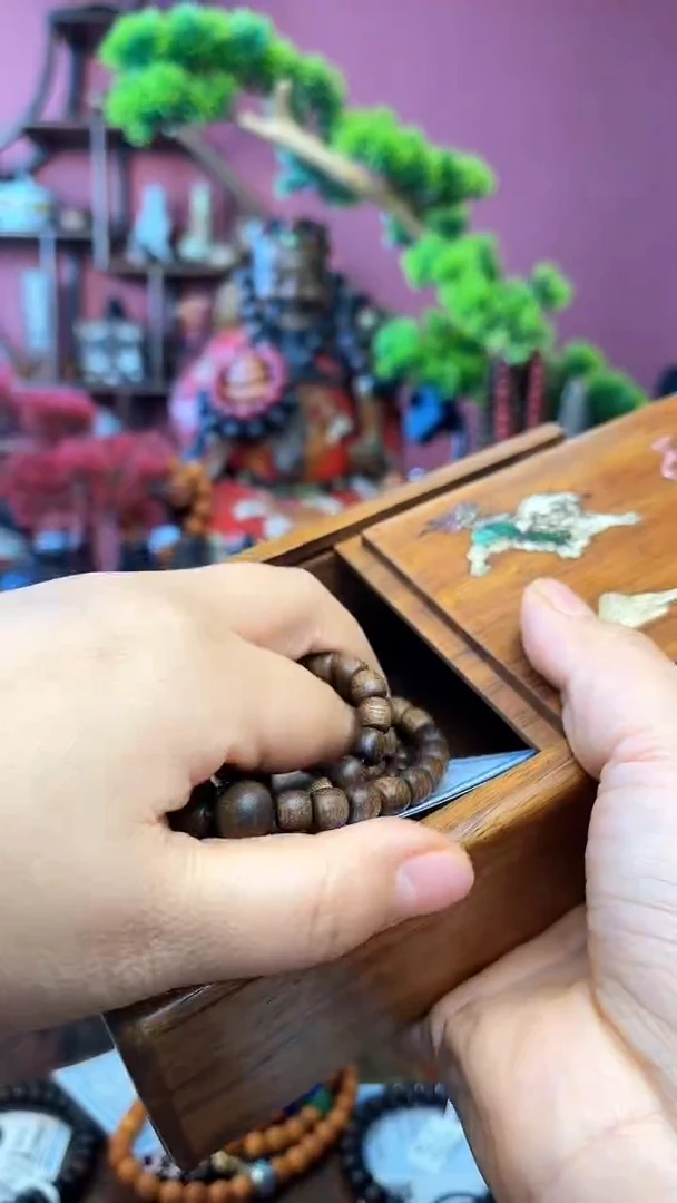 【闪购商品】木盒+串41-白奇桶珠长串妍妍批发