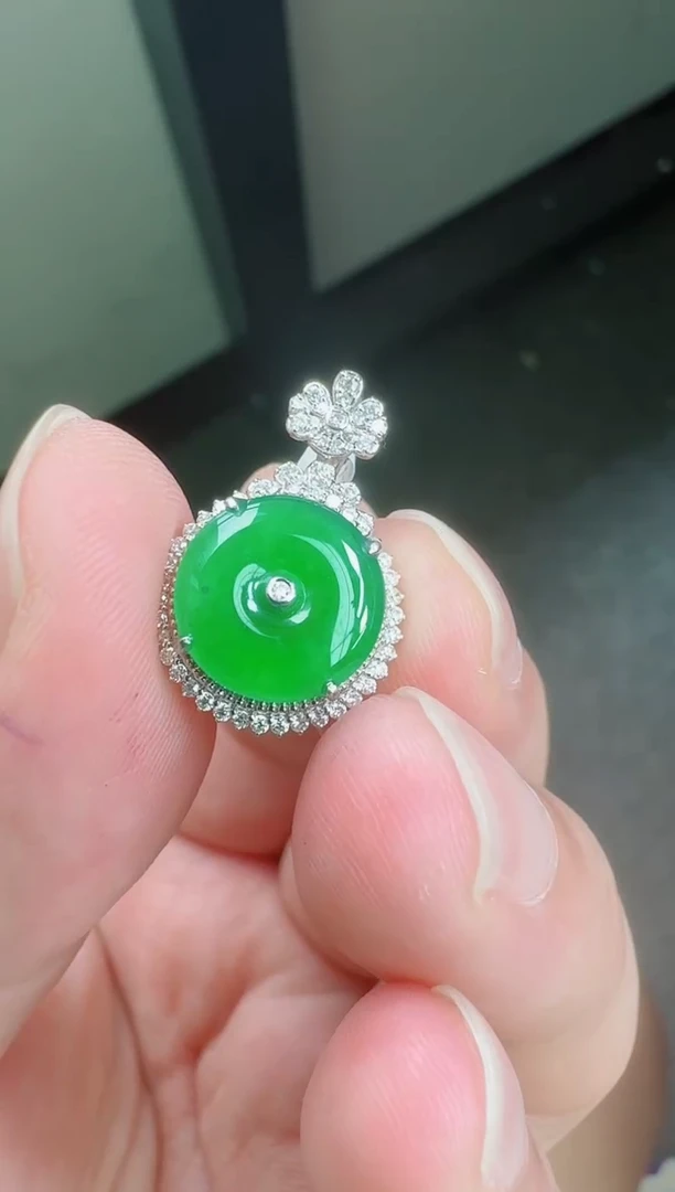 翡翠18K金镶嵌颈饰寄售回流，不退不换