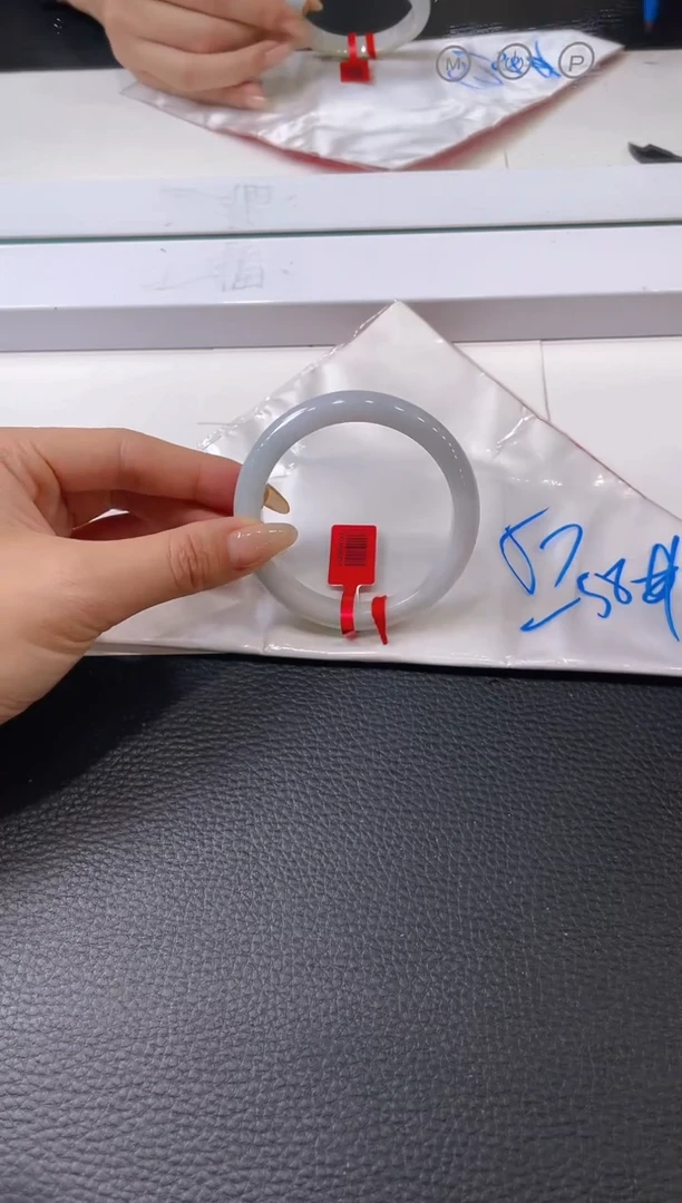 【闪购商品】翡翠手镯未镶嵌手镯