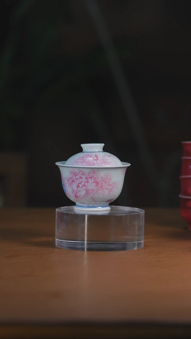 玛瑙红荷花盖碗