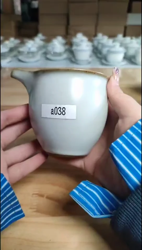 复古鹰嘴公杯汝窑开片