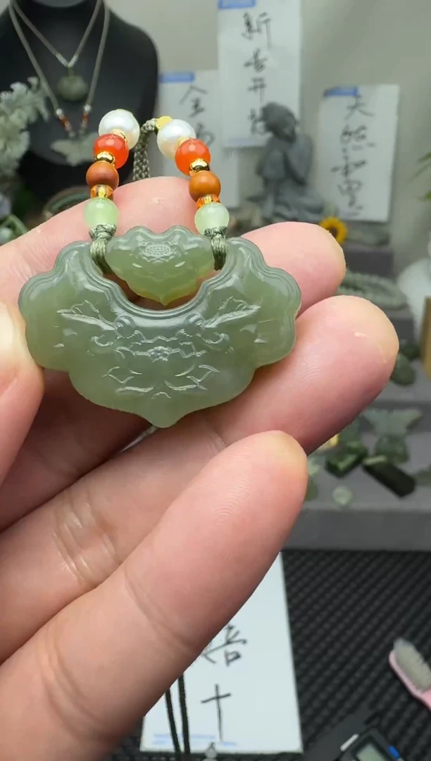 颈饰未镶嵌和田玉35mm  如意锁  赠绳  完美主义慎拍