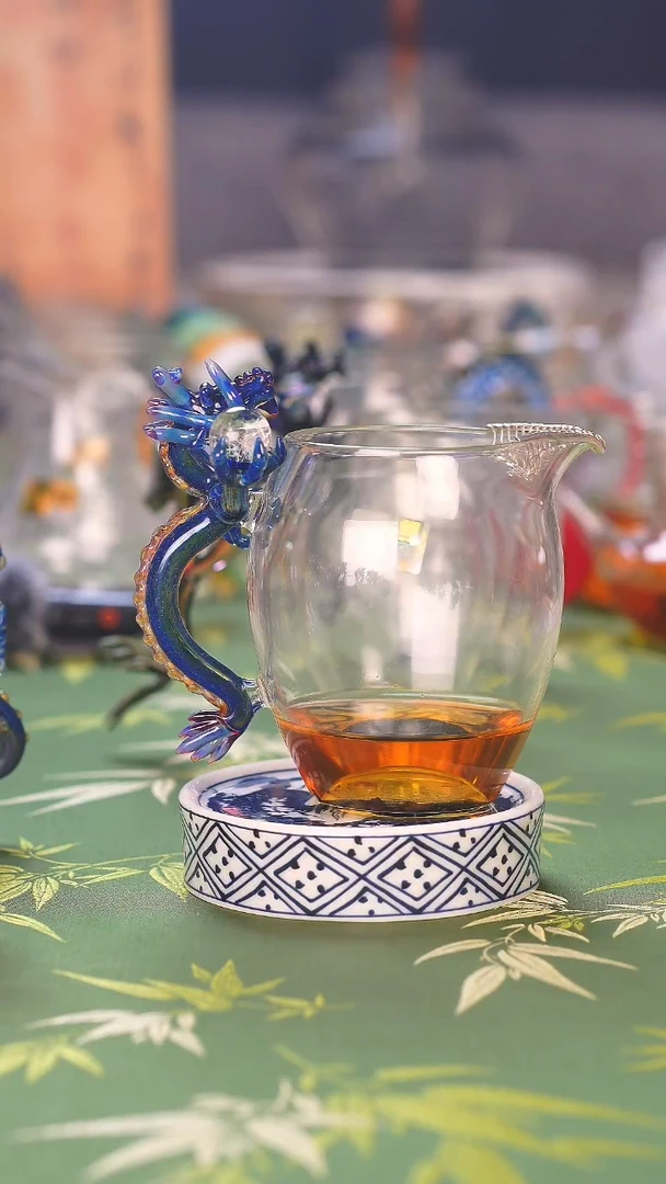 二代青龙晶焱金标+银嘴+杯垫