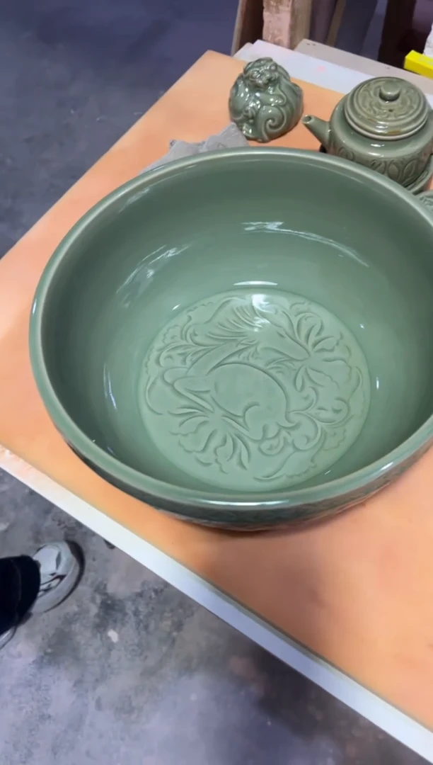 耀州窑灵芝卧鹿大面盆（聚宝盆）