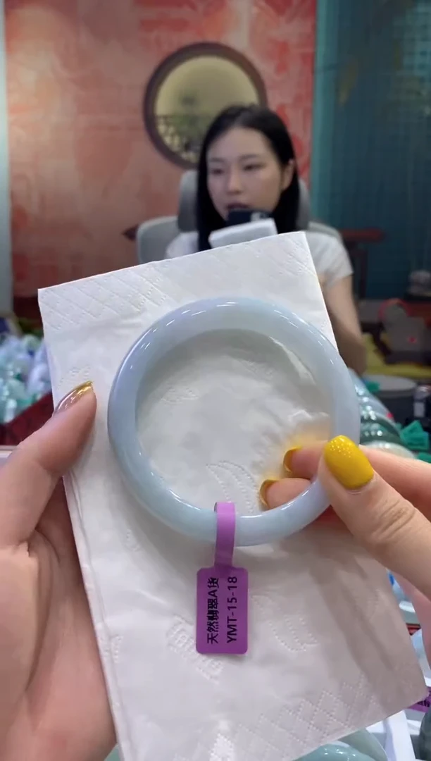 翡翠手镯未镶嵌多人06253