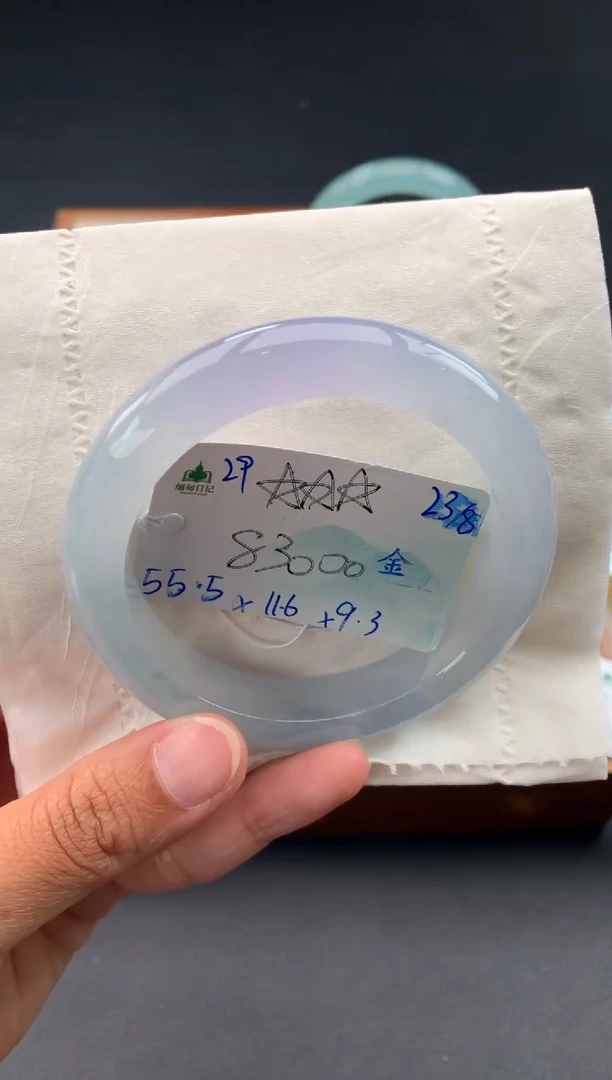未镶嵌手镯翡翠自带#送人#，联系客服核对地址~