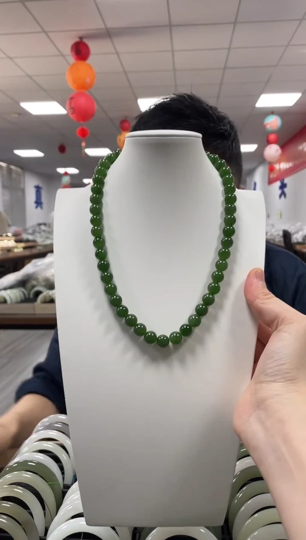 和田玉未镶嵌颈饰高品碧玉卡10项链一条