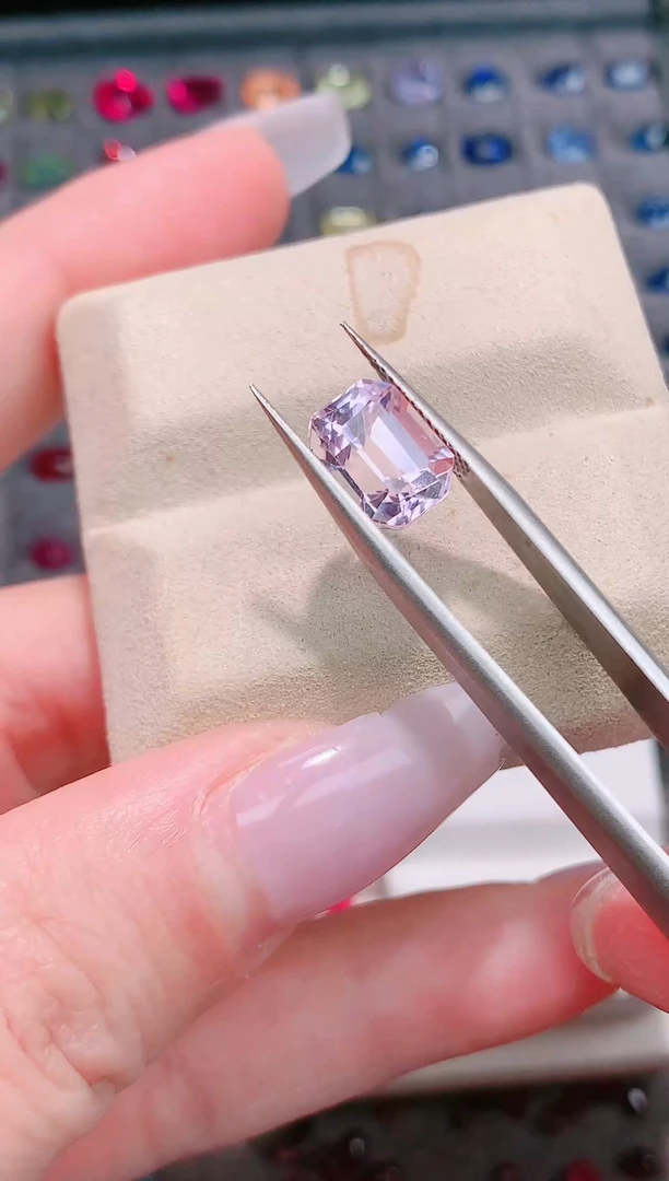 未镶嵌锂辉石裸石4.3ct