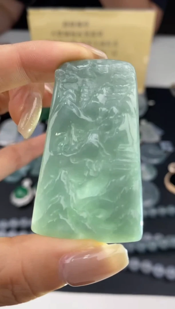 翡翠未镶嵌吊坠(不含链)37134