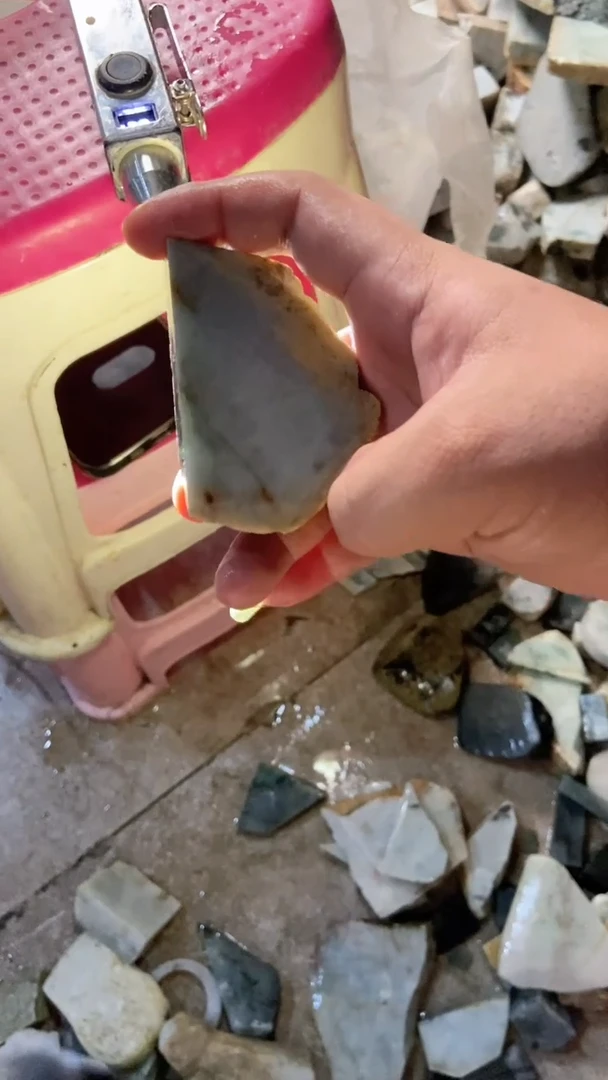 配石翡翠翡翠边角料未加工40