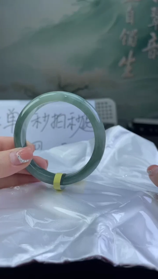 翡翠手镯未镶嵌3翡翠手镯