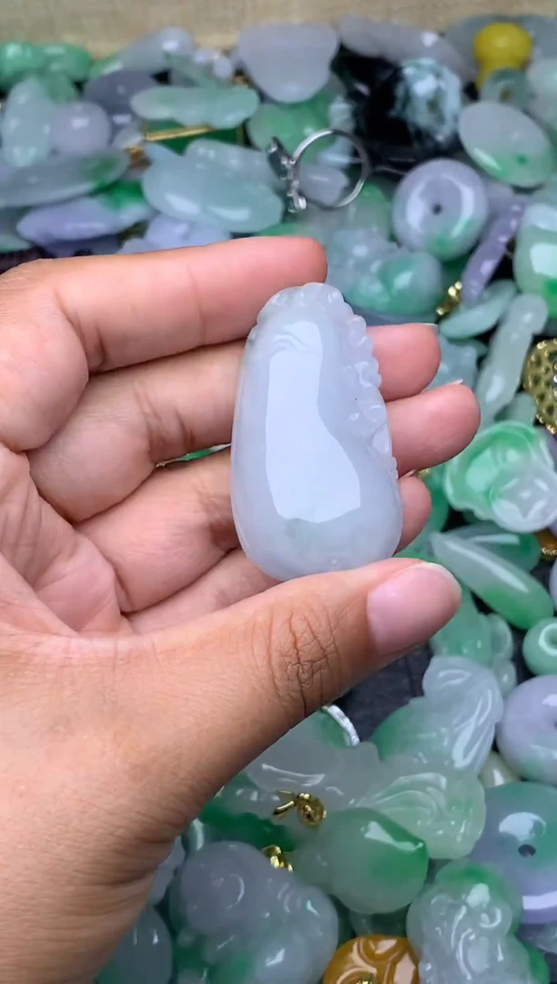 翡翠未镶嵌颈饰天然缅甸翡翠吊坠