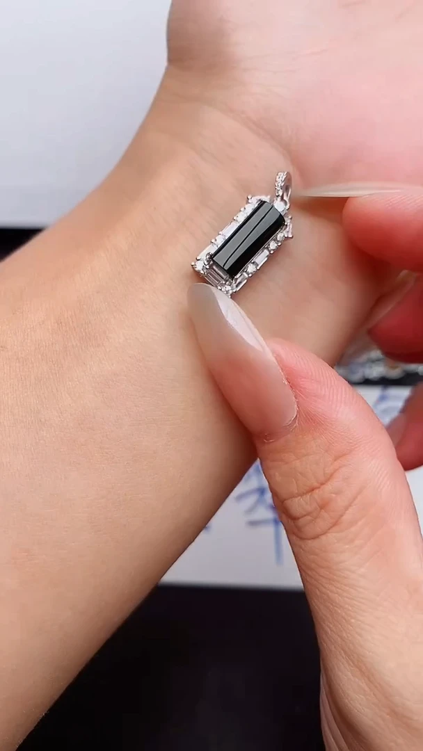 银S925镶嵌戒指翡翠天然翡翠A货