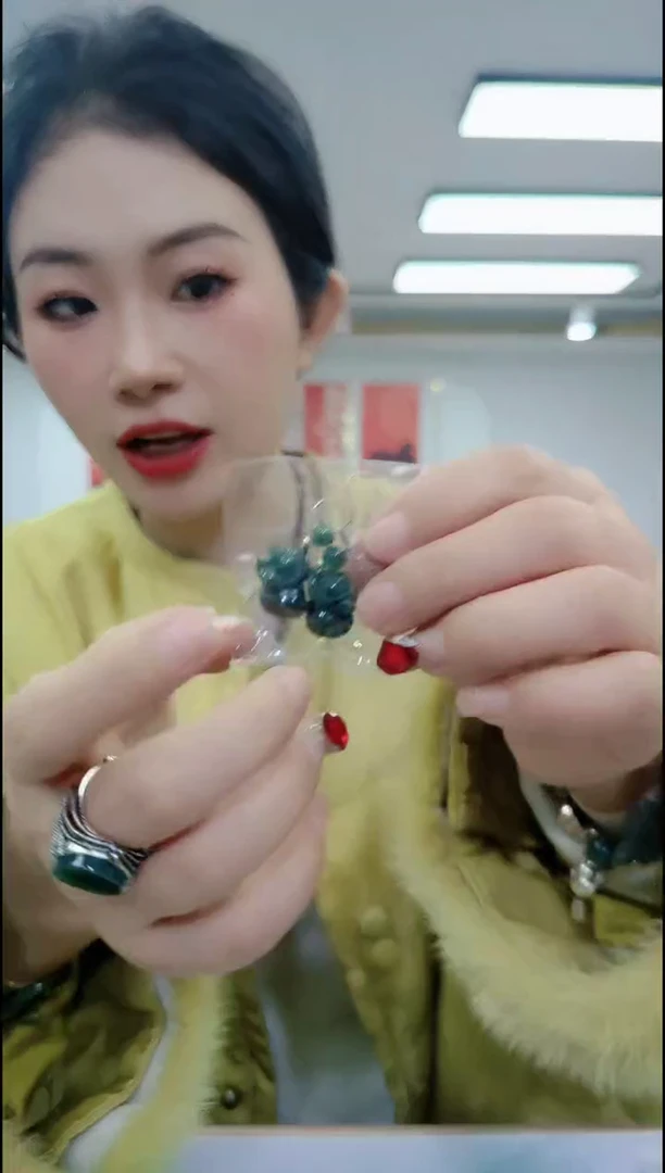 【闪购商品】翡翠未镶嵌耳饰1575蓝水耳坠一对